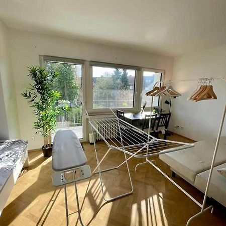 Cozy Apartment With Kitchen + Balcony New! Essen Luaran gambar