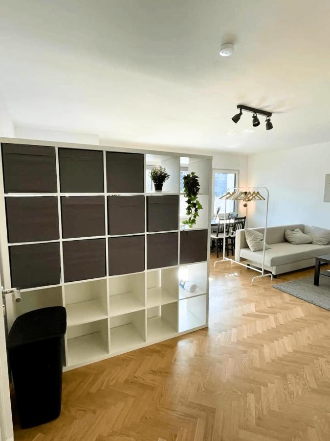 Cozy Apartment With Kitchen + Balcony New! Essen Luaran gambar