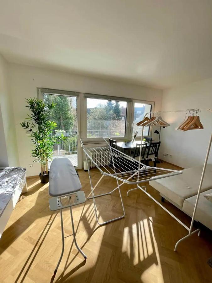 Cozy Apartment With Kitchen + Balcony New! Essen Luaran gambar
