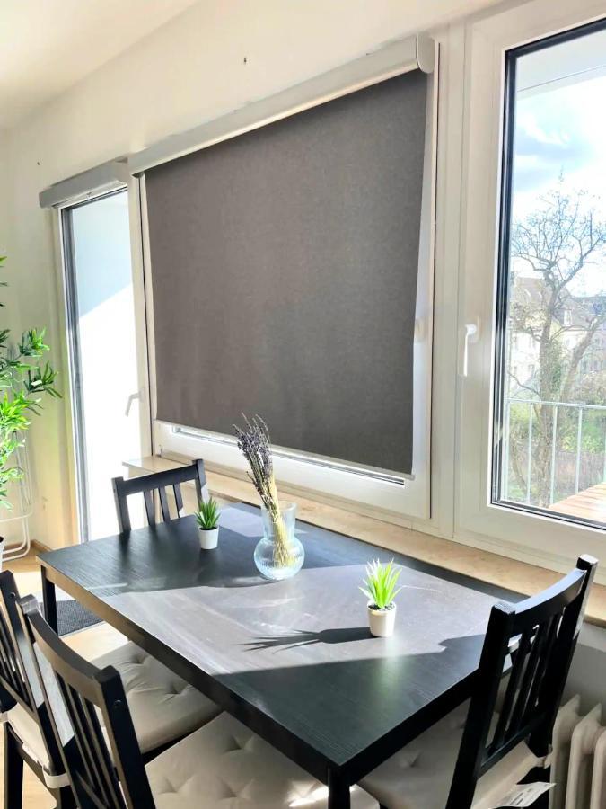 Cozy Apartment With Kitchen + Balcony New! Essen Luaran gambar