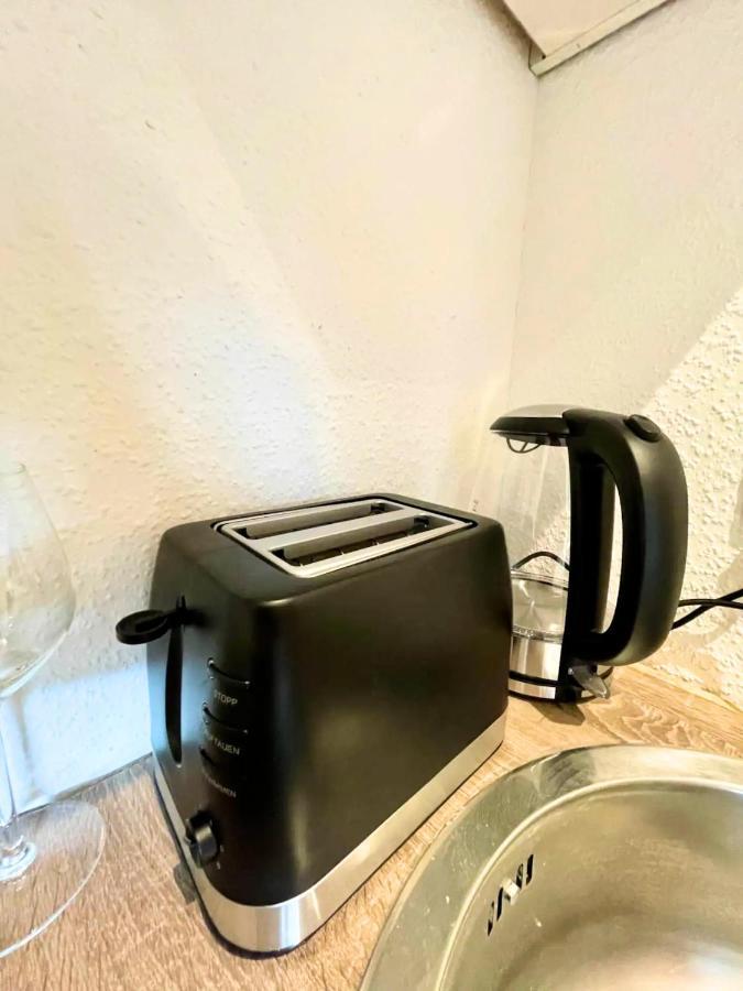 Cozy Apartment With Kitchen + Balcony New! Essen Luaran gambar