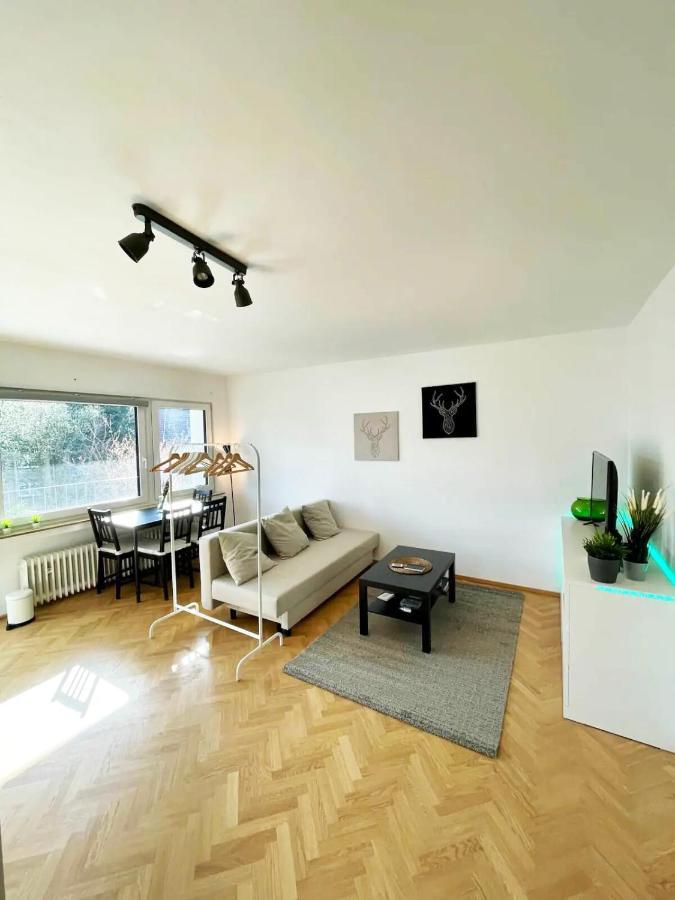 Cozy Apartment With Kitchen + Balcony New! Essen Luaran gambar