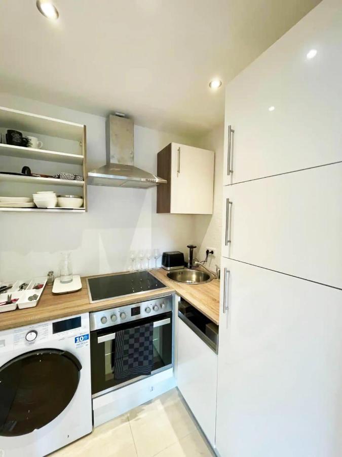 Cozy Apartment With Kitchen + Balcony New! Essen Luaran gambar