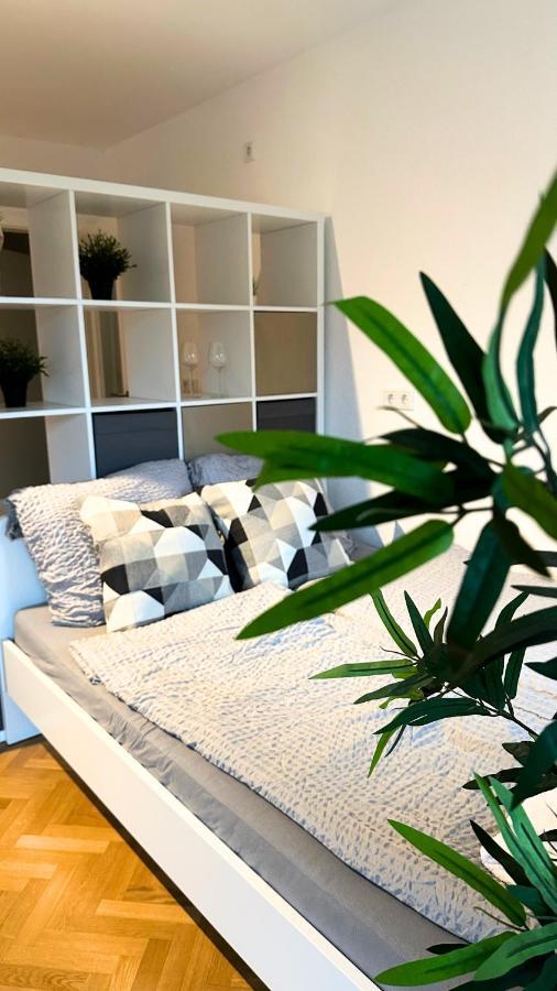 Cozy Apartment With Kitchen + Balcony New! Essen Luaran gambar